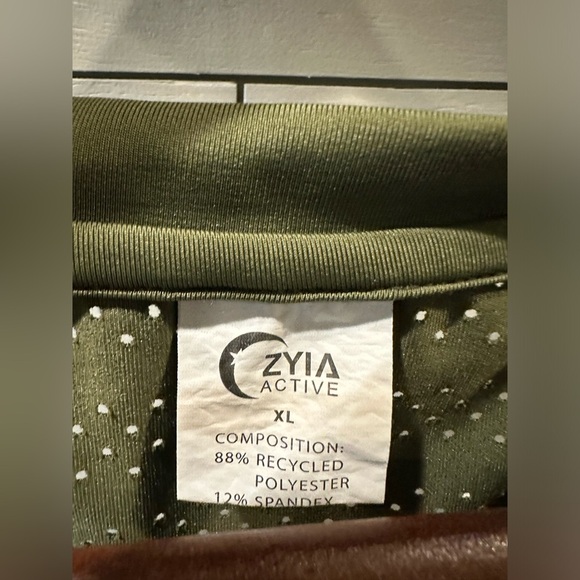 ZYIA Olive Green Polka Dot Activewear- size XL - Picture 2 of 4